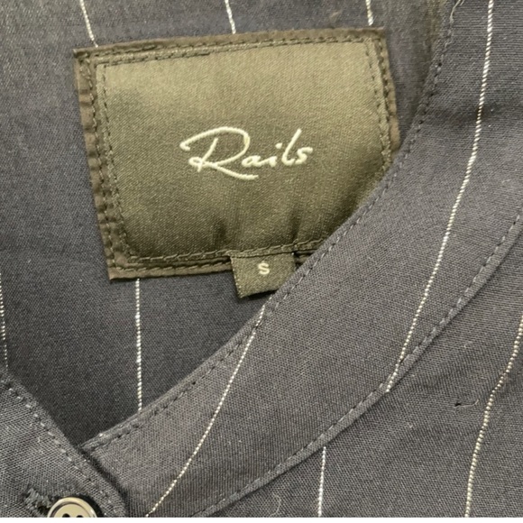 RAILS PIPER PANAMA STRIPE BUTTON RUFFLE TOP S - Picture 4 of 4